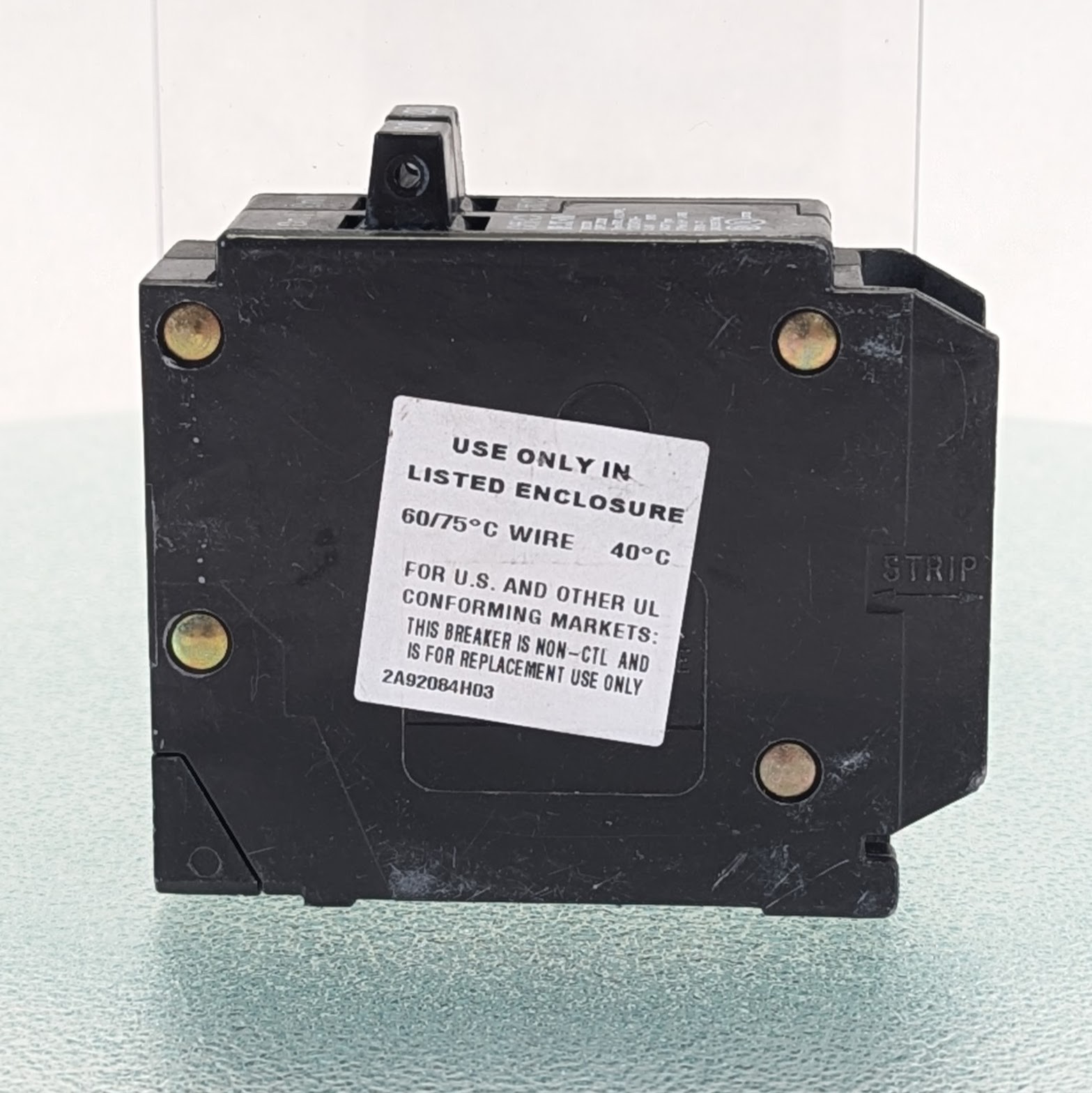 NEW Eaton/Cutler-Hammer BR2020 20 Amp 2 Pole 120/240V Breaker Un Restricted