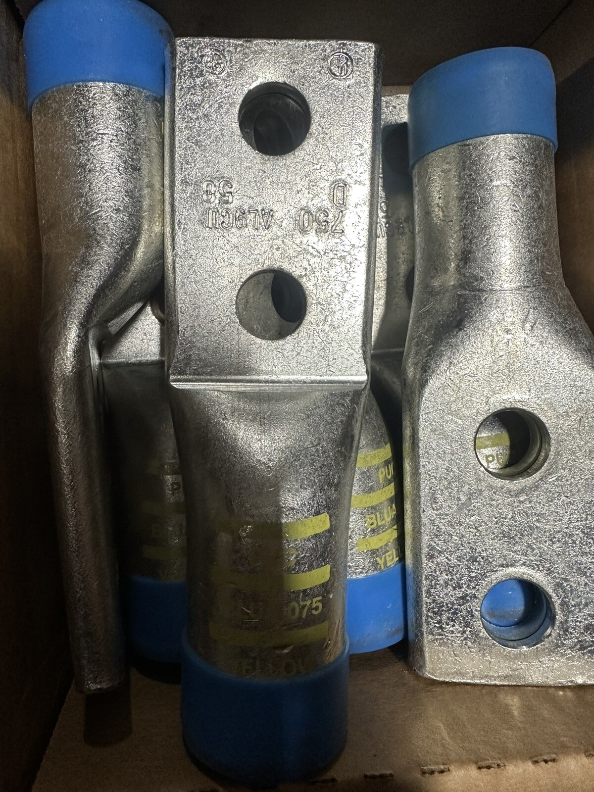 ⚡️Pennunion BLUA-075D Aluminum Compression Lug Two Hole 750 kcmil 075