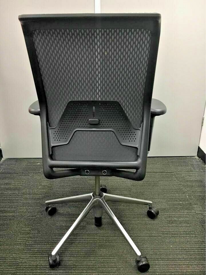 VITRA ID DARK BLUE MESH TASK CHAIR