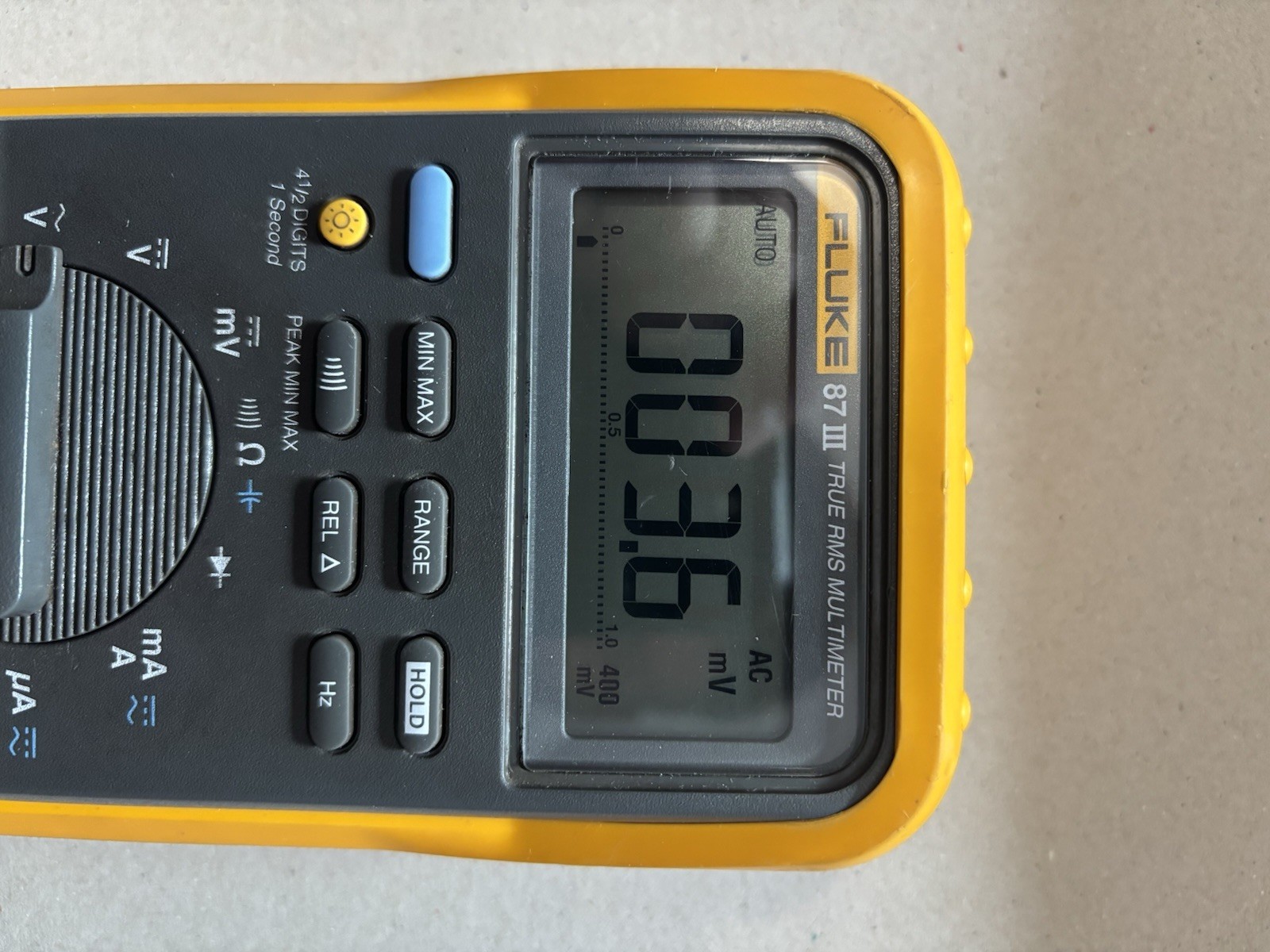 Fluke 87 III True RMS Digital Multimeter CAT III 1000V 10A w/ Test Leads