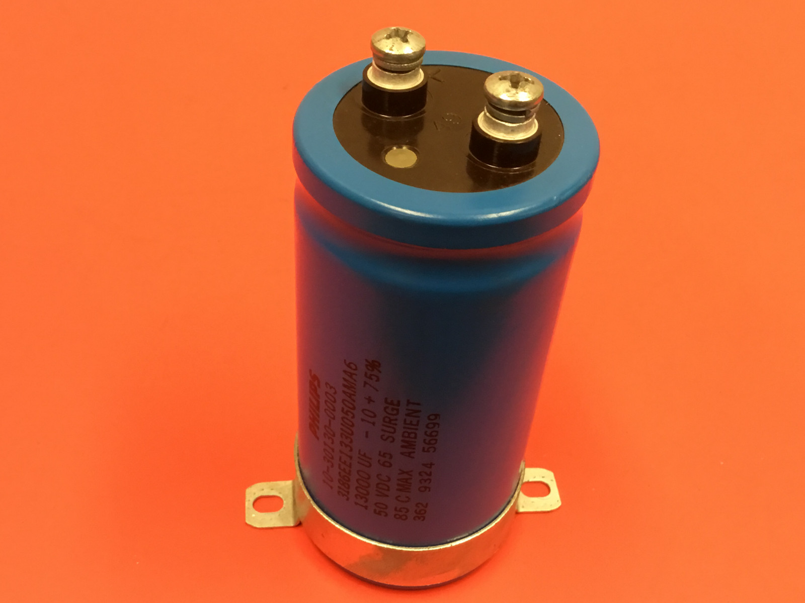 PHILIPS – P/N:3186EE133U050AMA6 – Rating 13.000UF Capacitor