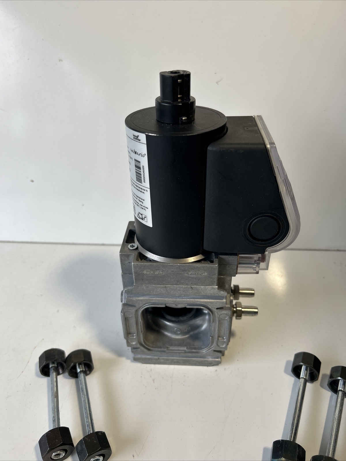 KROMSCHRODER – VAS2T-NQSL – GAS SOLENOID VALVE – Size 2 – 120 V – 1.5″ Out (NEW)