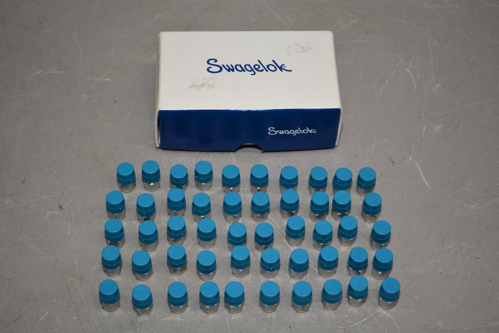 ^ Swagelok 50 Piece Lot SS-2-P Pipe Plug 1/8″ #X2965