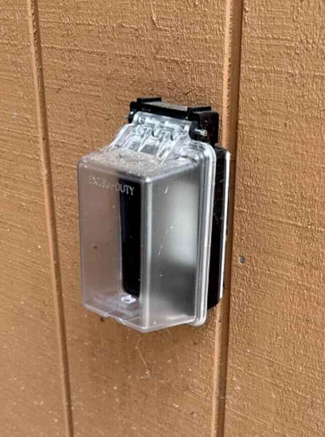 Outdoor Outlet Cover Extra-Duty In-Use Weatherproof Outdoor Decorator/Gfci Recep