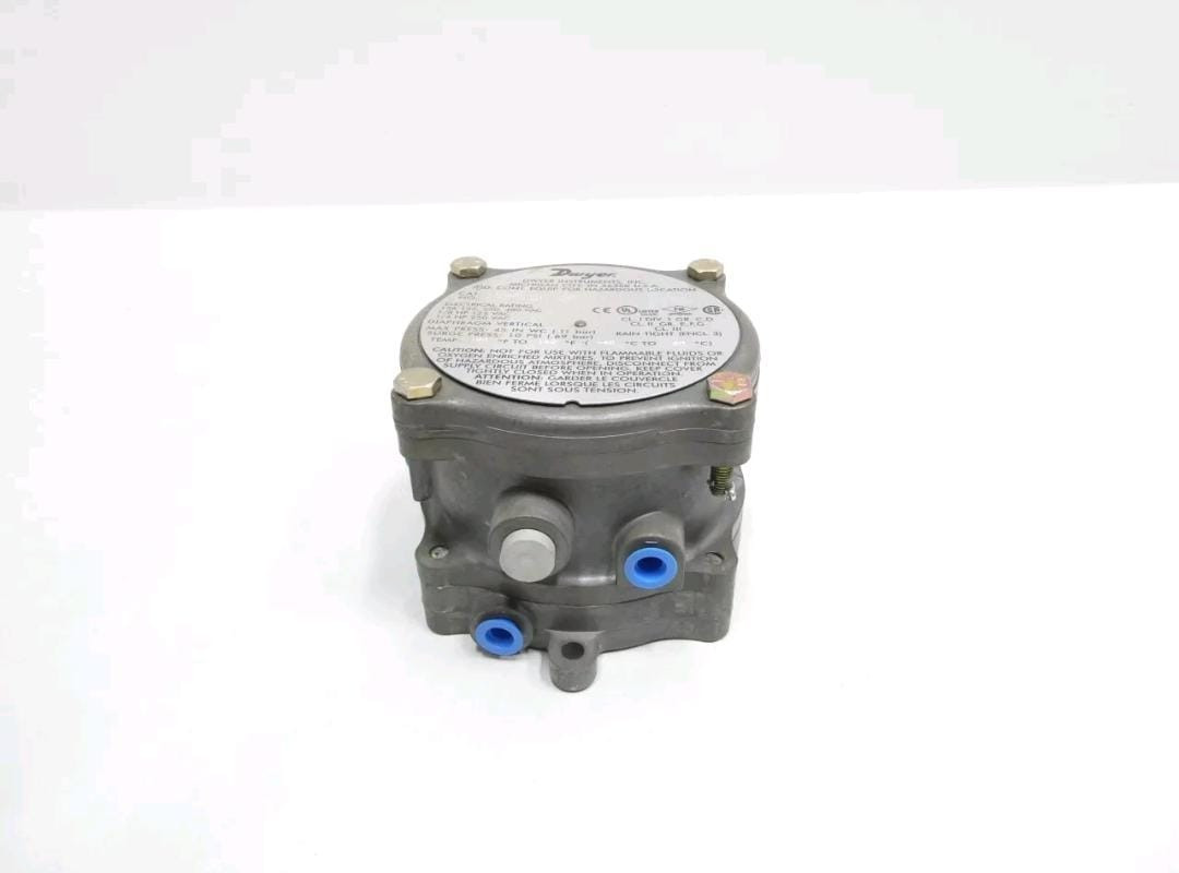 Dwyer 1950G -20-B-24-NA Explosion-Proof Switch – Gray