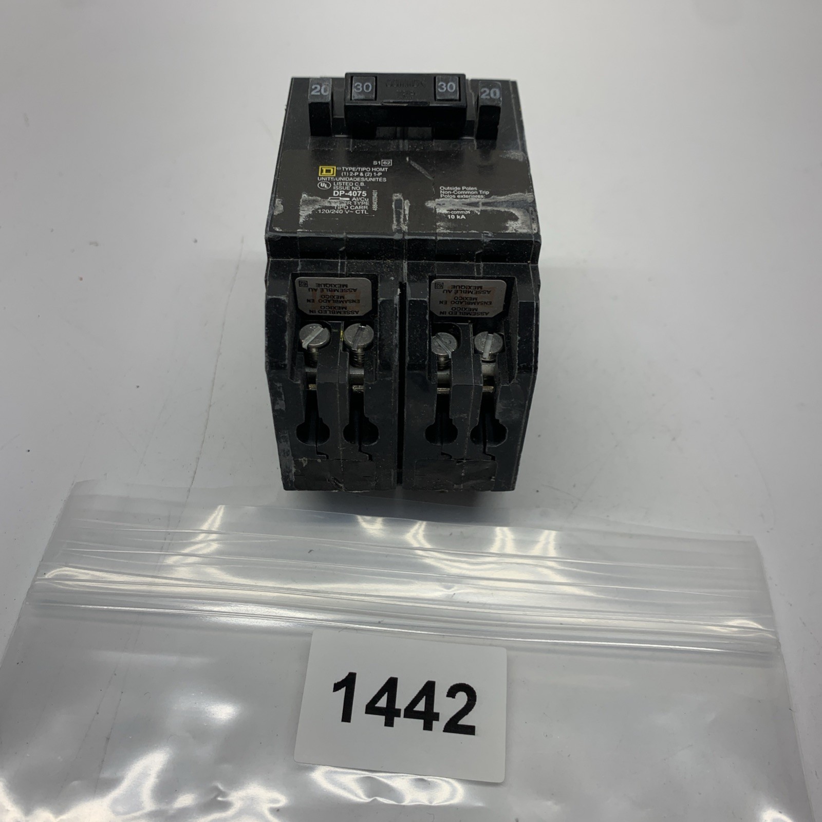 Square D HOMT2020230CP 20 A Miniature Quadplex Circuit Breaker used- modified