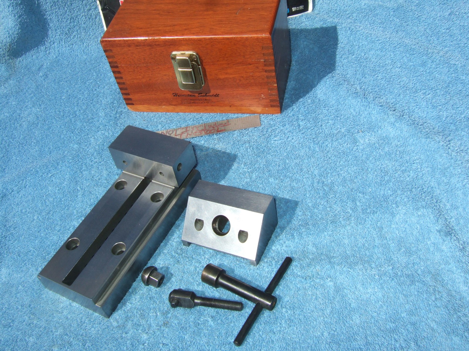 Hermann Schmidt V0 4 toolmakers grinding screwless vise 3in 4in cap B4 MACHINIST