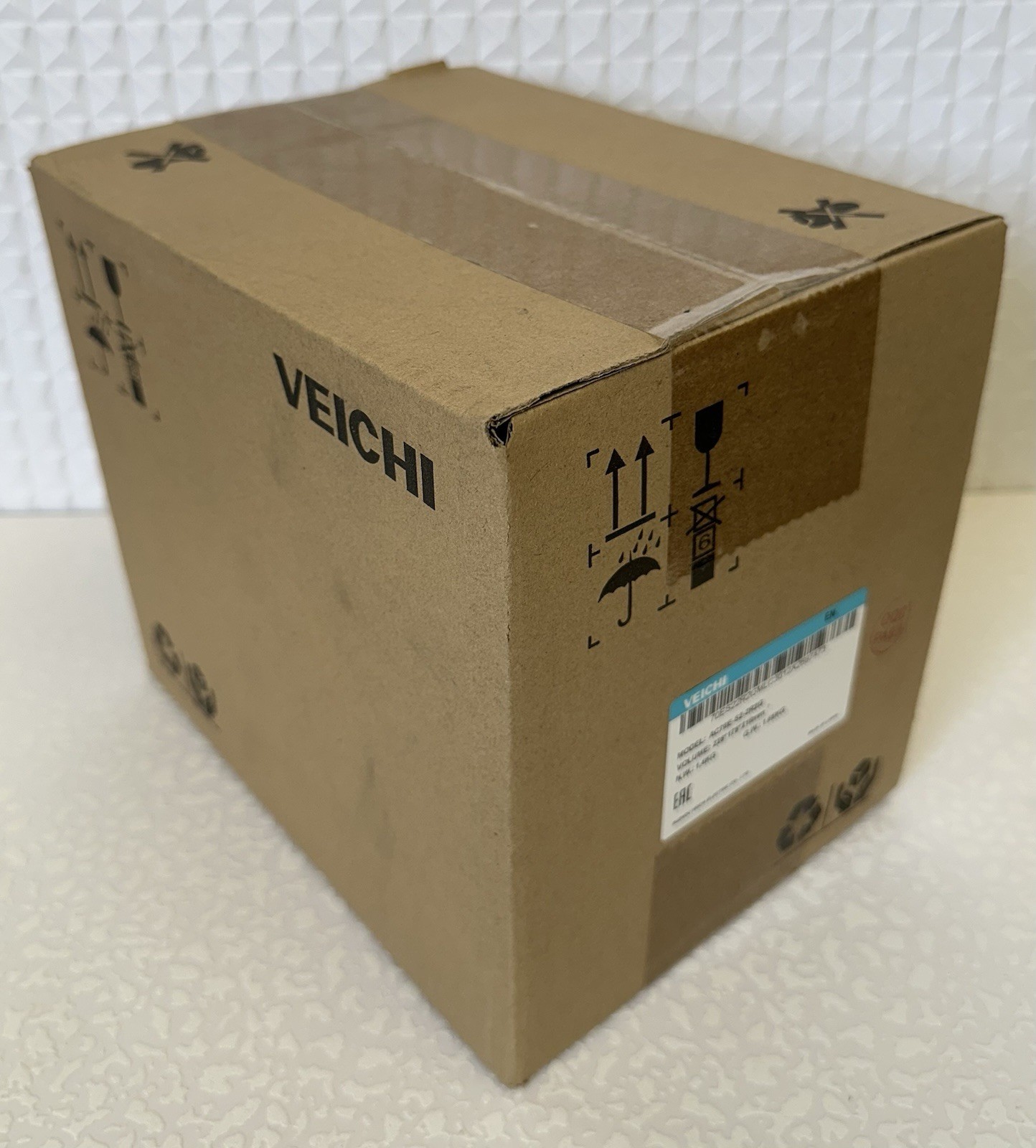 NEW IN BOX!! VEICHI Inverter AC70E-S2-2R2G 220V 2.2KW, SHIPS FROM USA!!