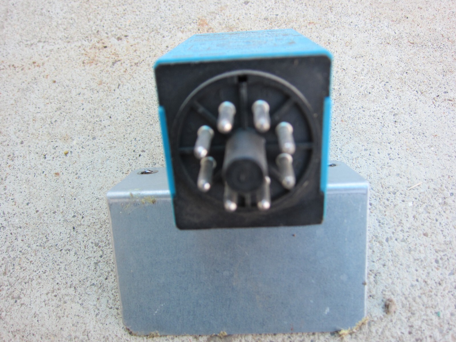 idec RTE-P11 8-Pin 24V Coil Relay, Used