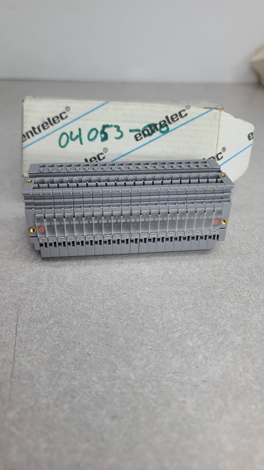 Entrelec 0021017 04 (1SNA021017R0400) Terminal Block