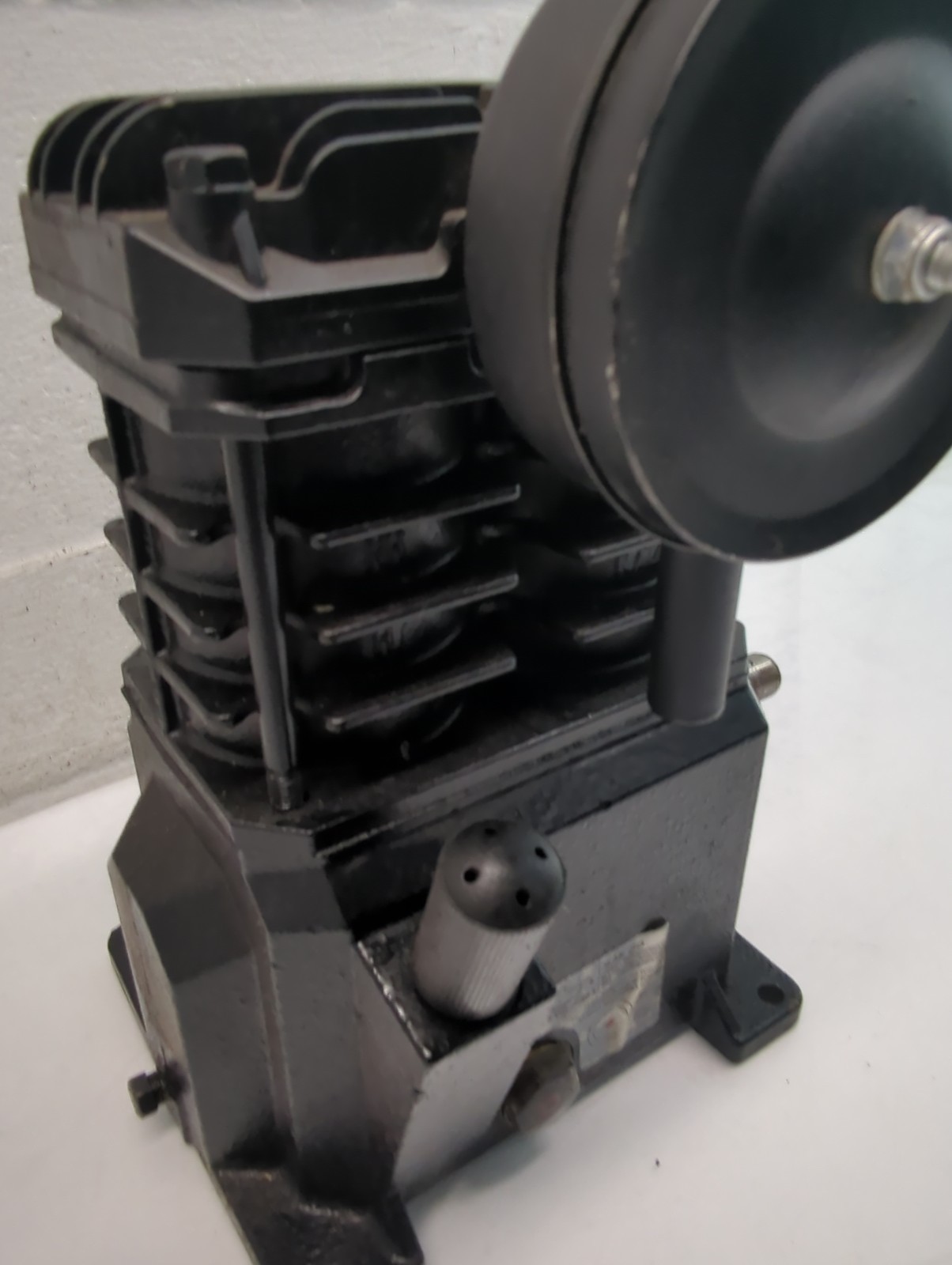 VT480000AV CAMPBELL HAUSFELD REPLACEMENT CAST IRON PUMP AS IS