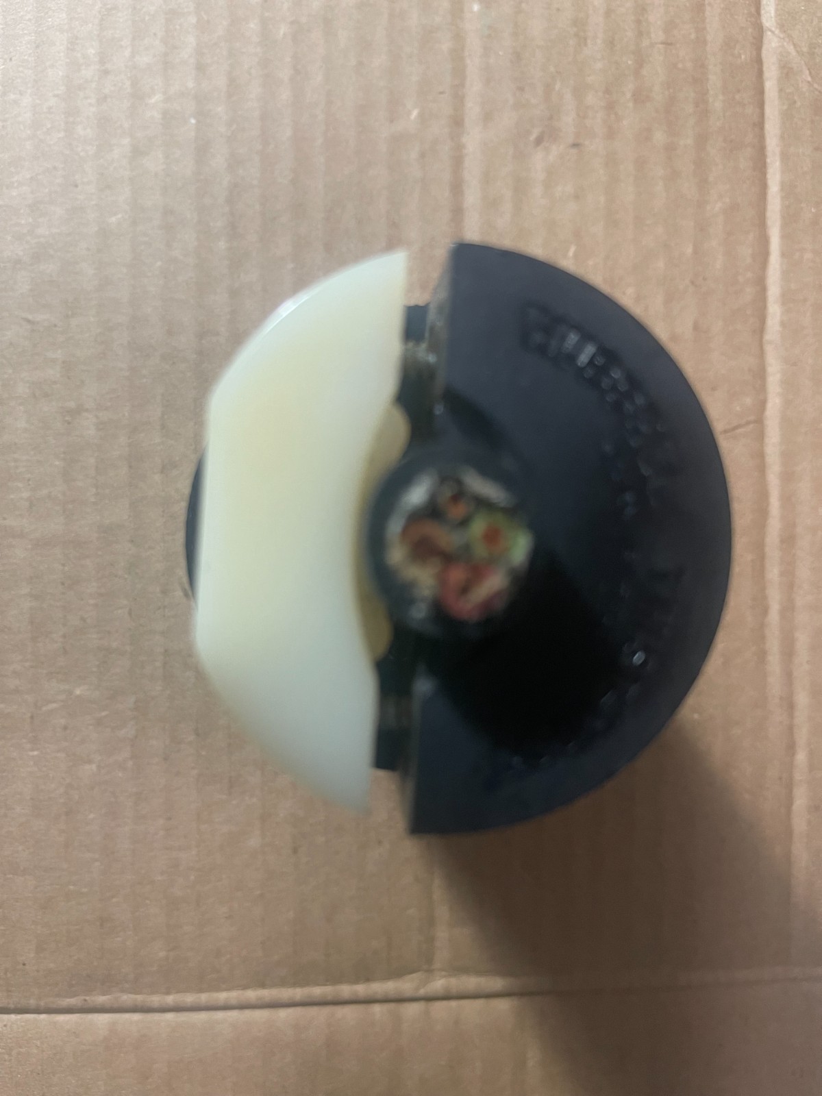 Hubbell HBL2513 NEMA L21-20P 120/208V 30Y Twist Lock Connector