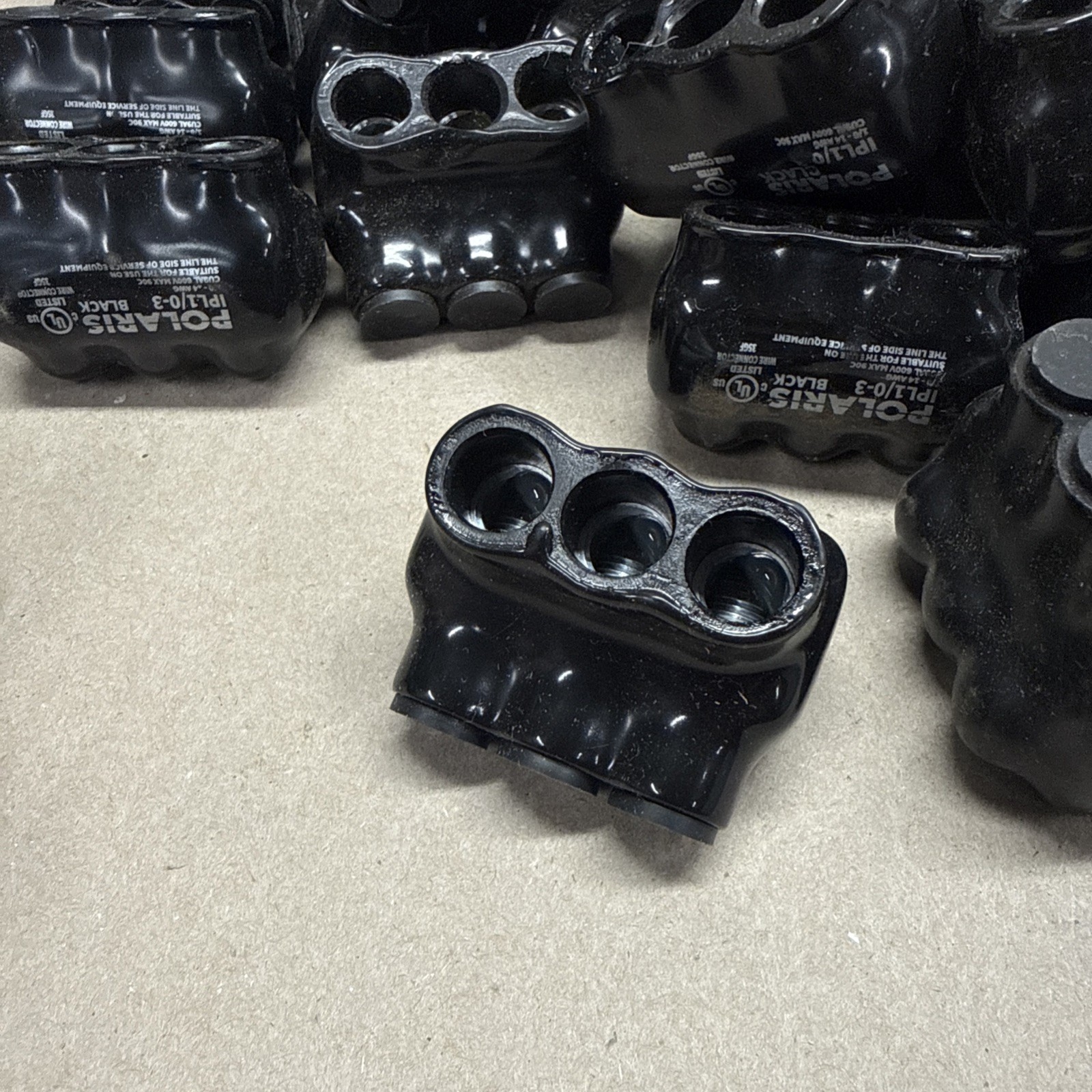 Polaris IPL1/0-3 Black Multi Terminal Connector (Lot Of 81)