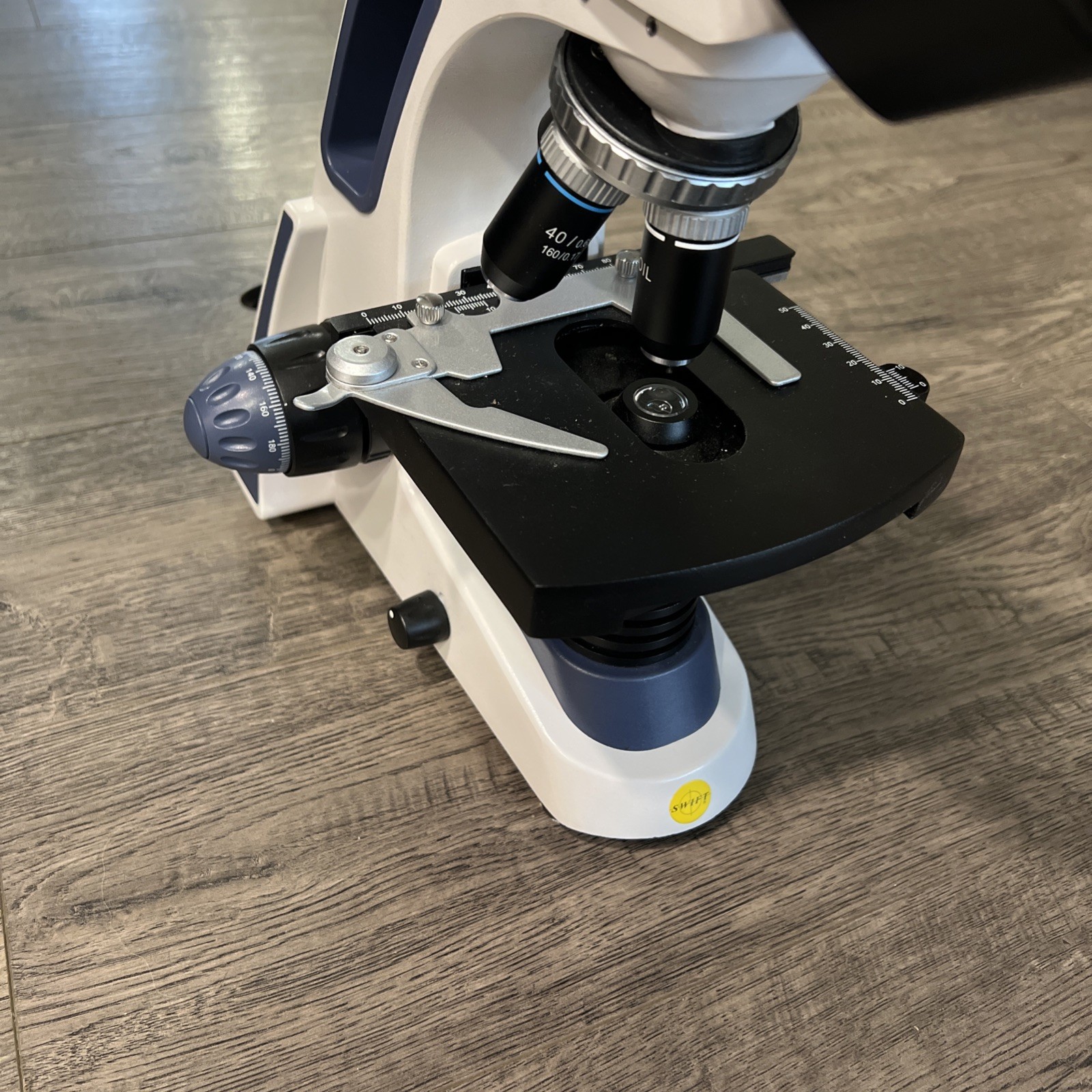 SWIFT SW380T 40X-2500X Magnification Trinocular Compound Microscop