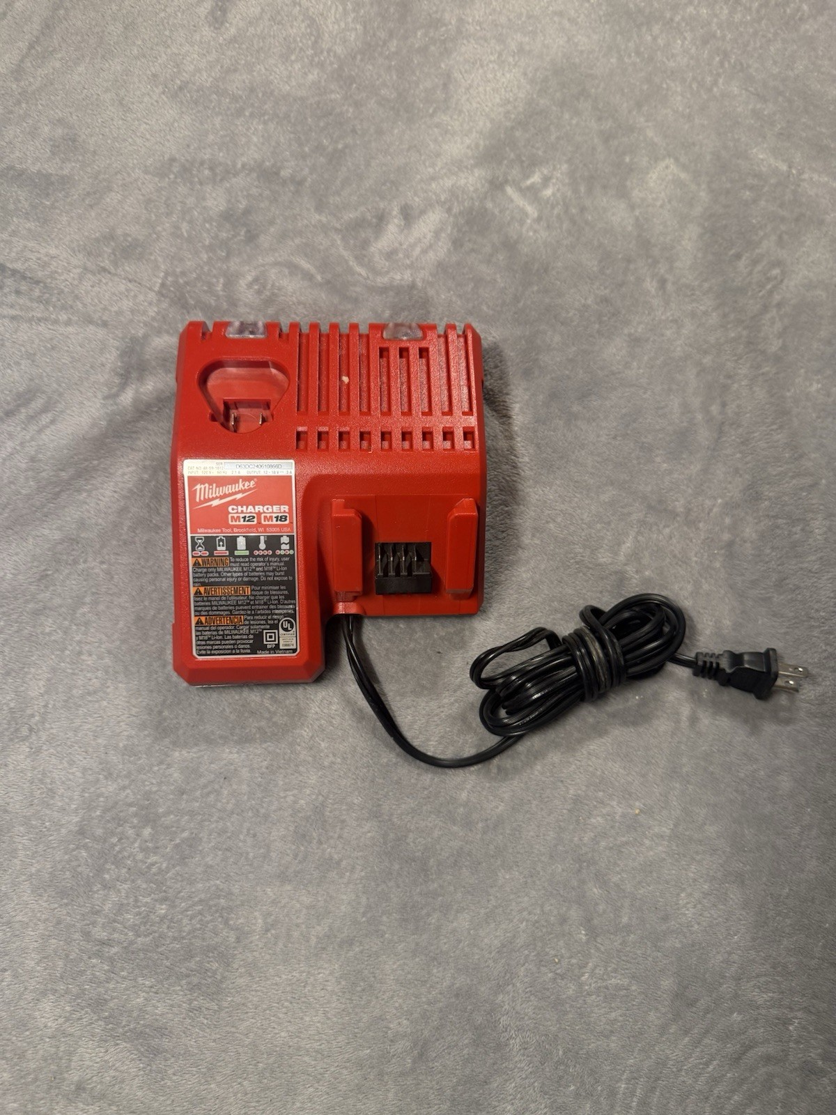 Milwaukee Genuine M18 M12 volt Lithium Charger