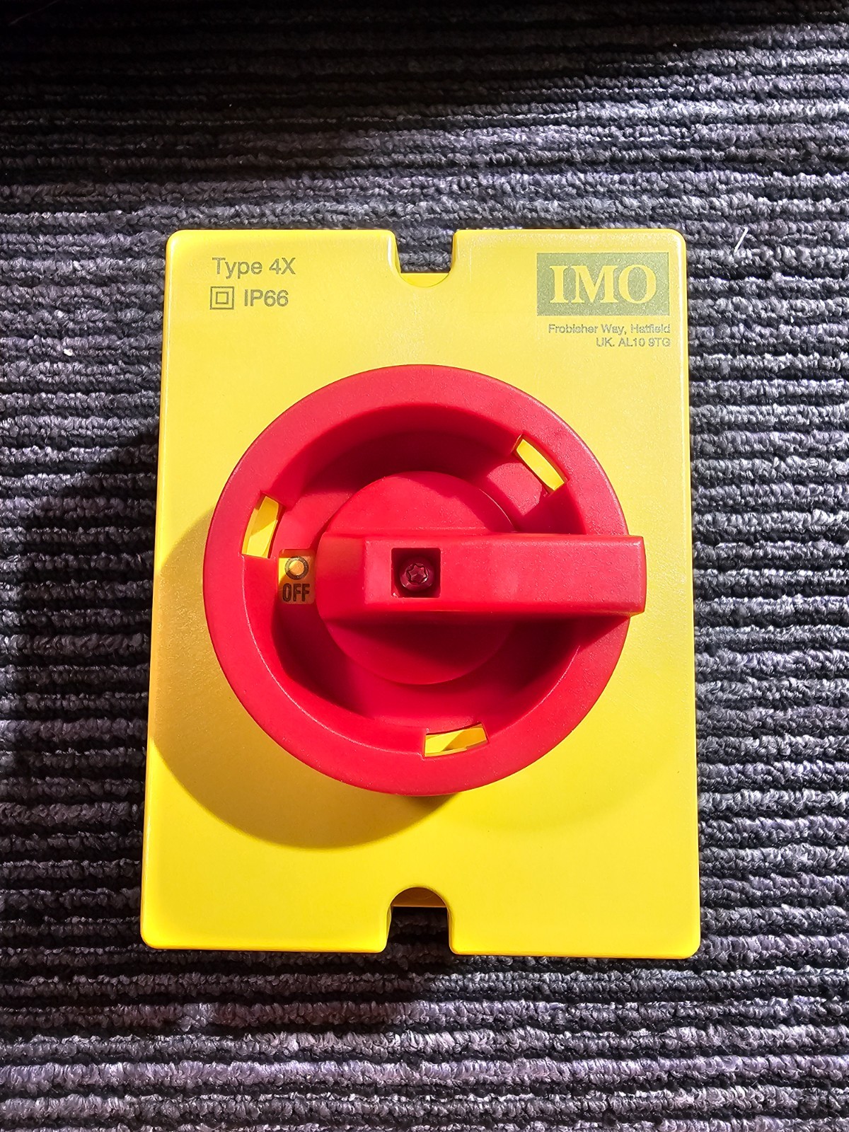 IMO PE69-3020 20A 3 Pole Enclosed Isolator IP66 Plastic Enclosure Red/Yellow