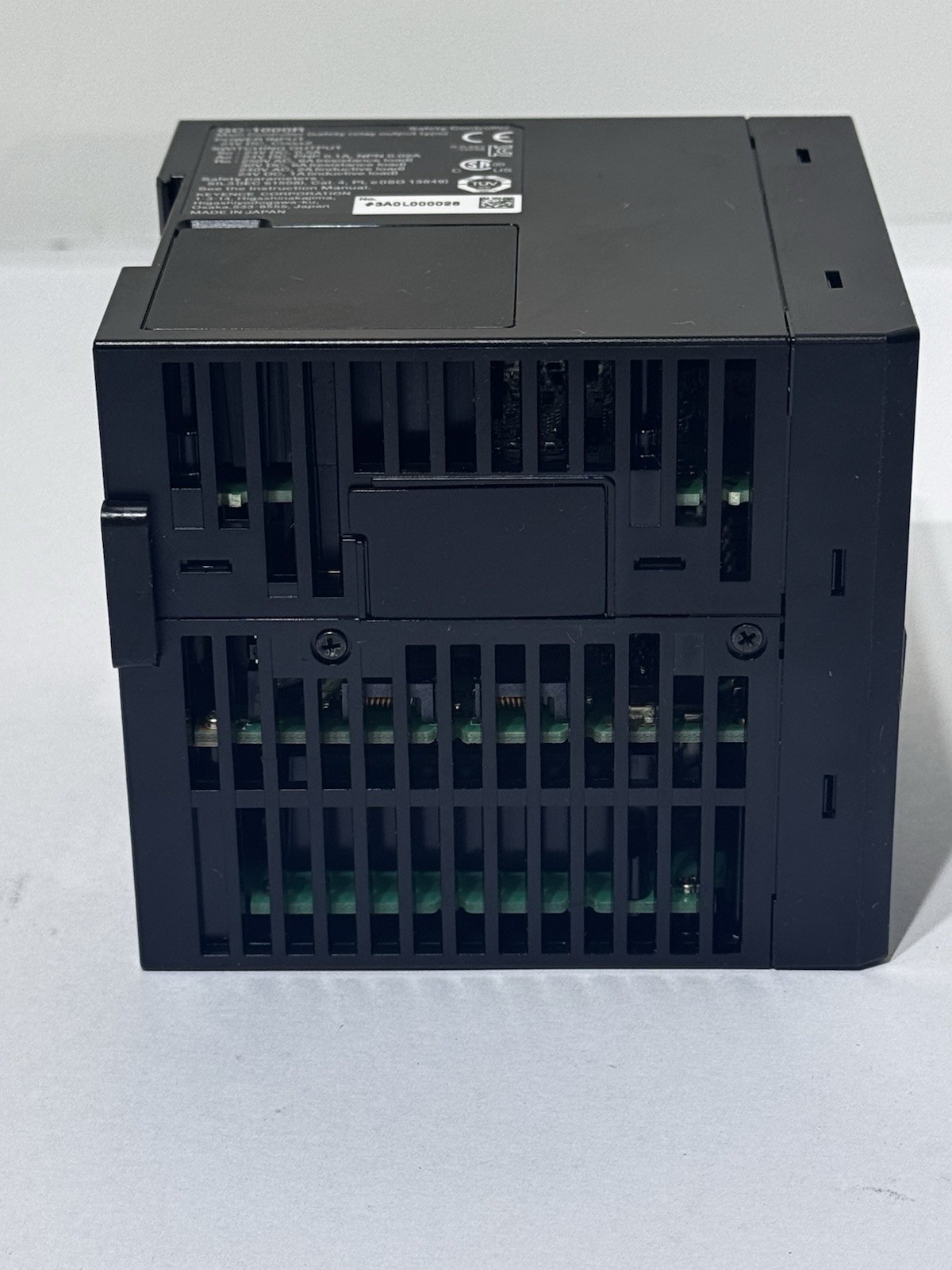Keyence GC-1000R Safety Controller Main Controller Safety Relay Output Type X-P