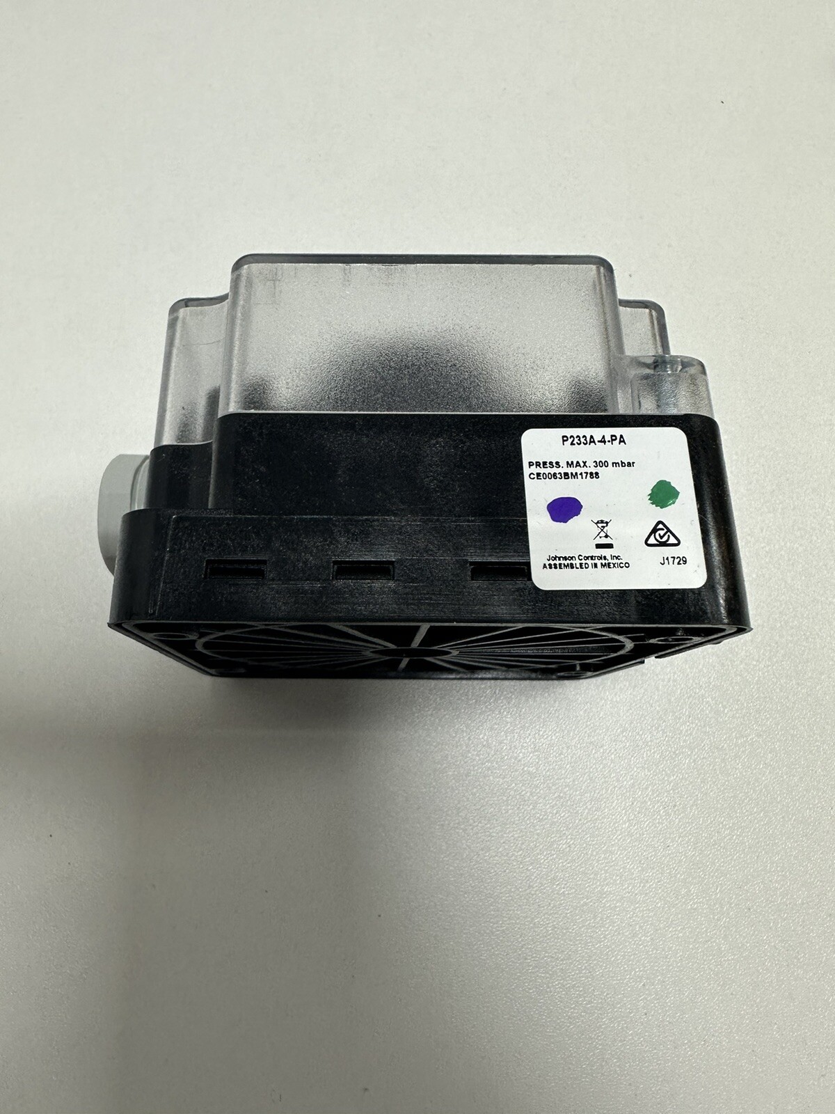 JOHNSON CONTROLS P233A-4-PHC DIFFERENTIAL AIR PRESSURE SWITCH range 50 to 400 pa
