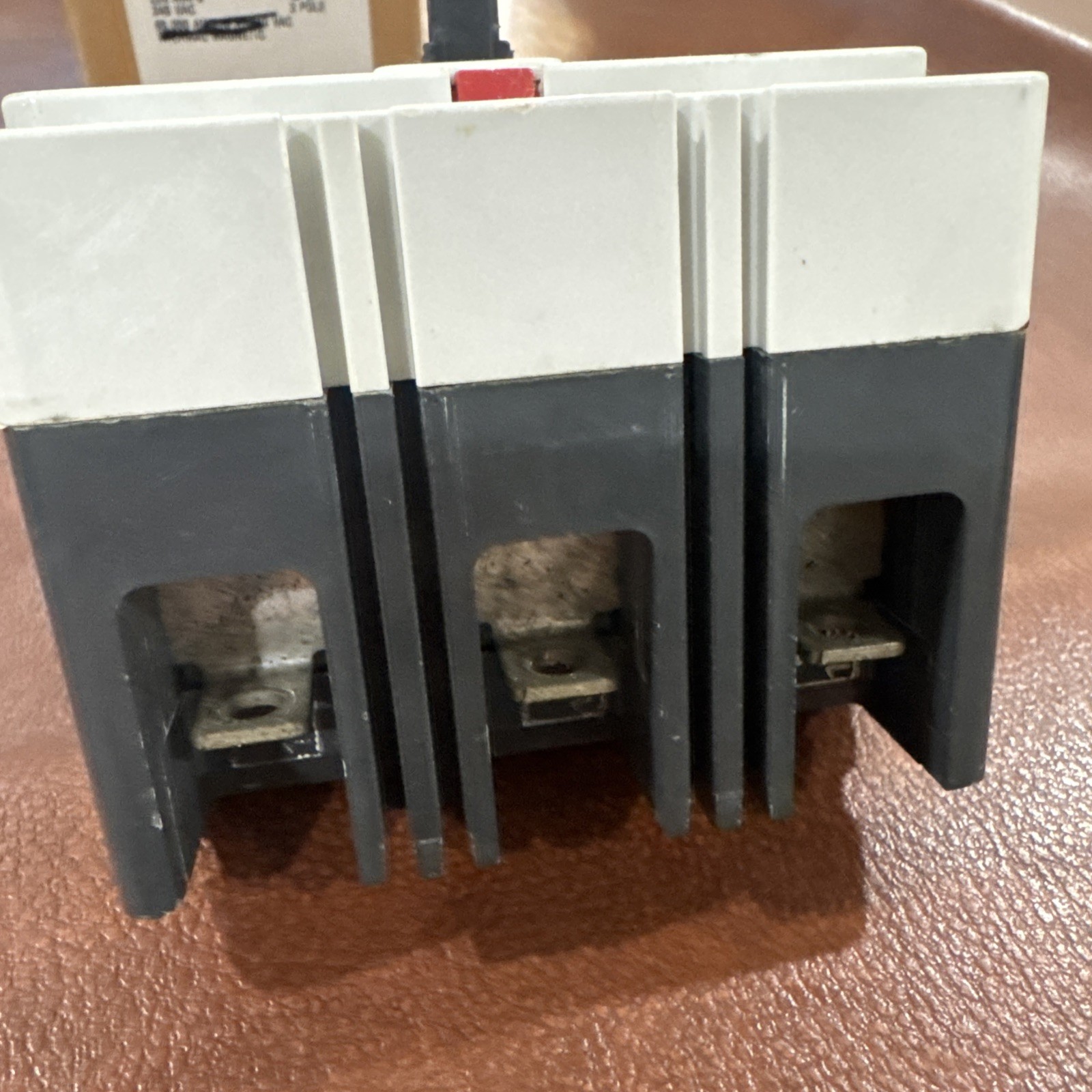 Eaton Cutler Hammer 3P 225A Circuit Breaker EDB3225 EDB 22k 3 Pole 225 Amp