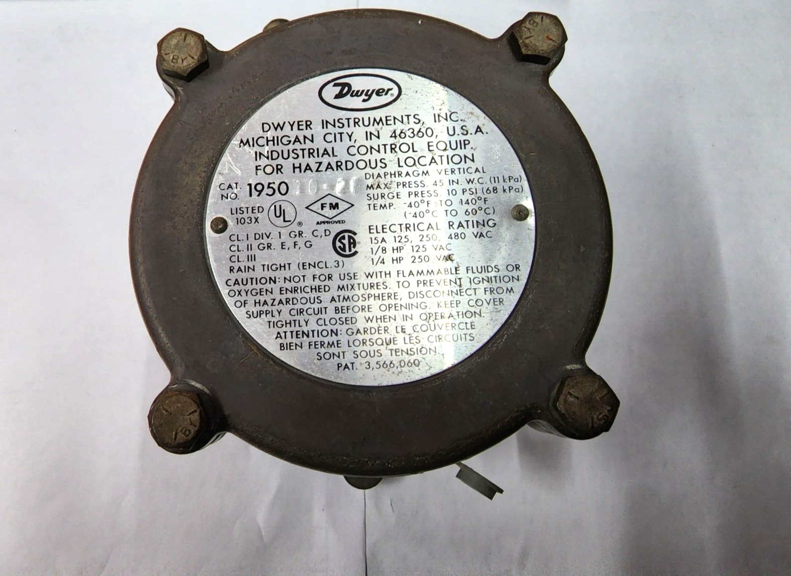 Dwyer 1950 10-2F Pressure Switch Max. PRESS. 45 IN. W.C. (11kPa) 10 PSI (68 kPa)