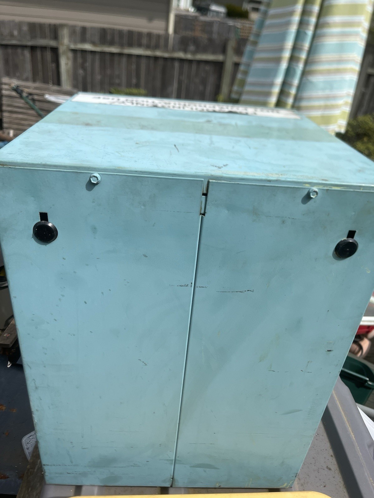 1 USED JUSTRITE 25042B 4-GAL ACID AND CORROSIVES CABINET