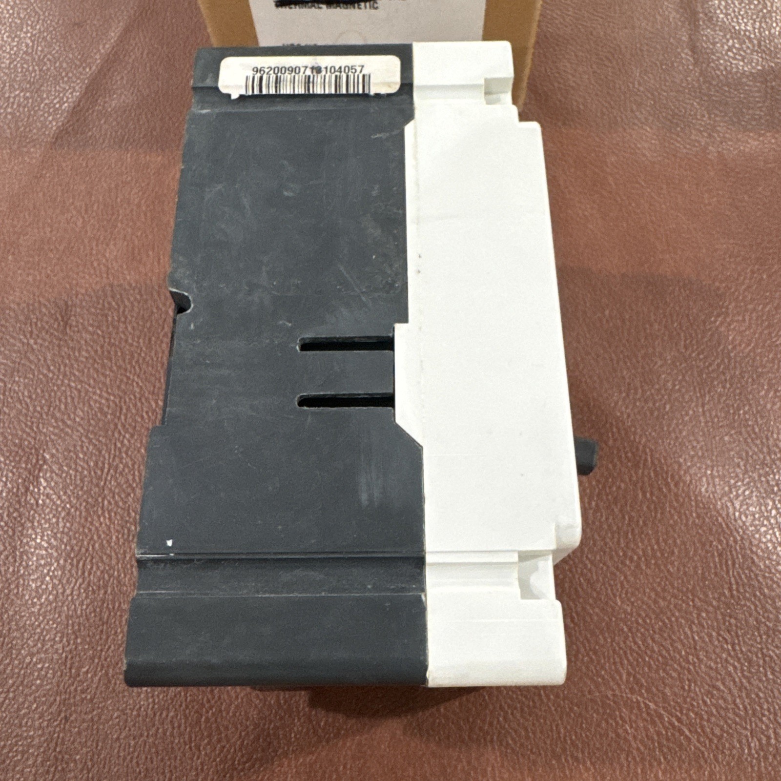 Eaton Cutler Hammer 3P 225A Circuit Breaker EDB3225 EDB 22k 3 Pole 225 Amp