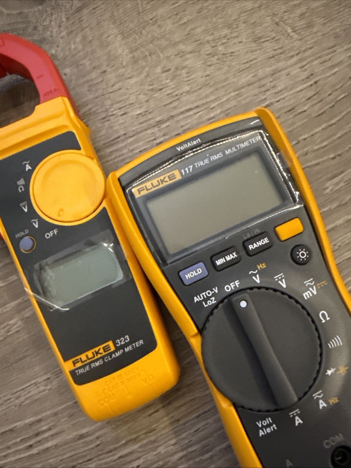 Fluke 117/323KIT Electrician’s Multimeter & True RMS Clamp Meter Combo Kit