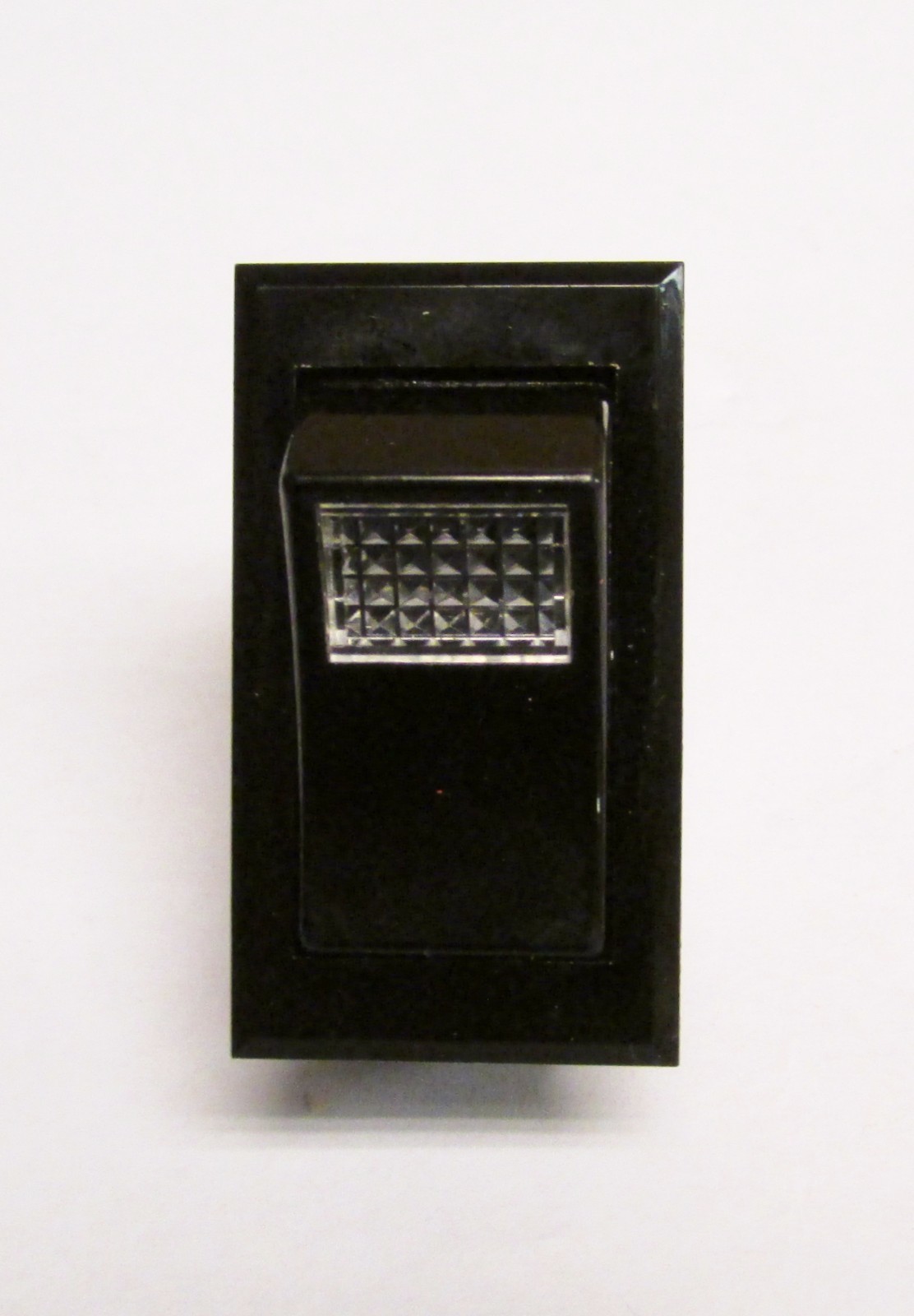 CARLING SWITCH LTILA51 6S BL CL WBL 125N 0832 125-250 VAC Lighted Rocker Switch
