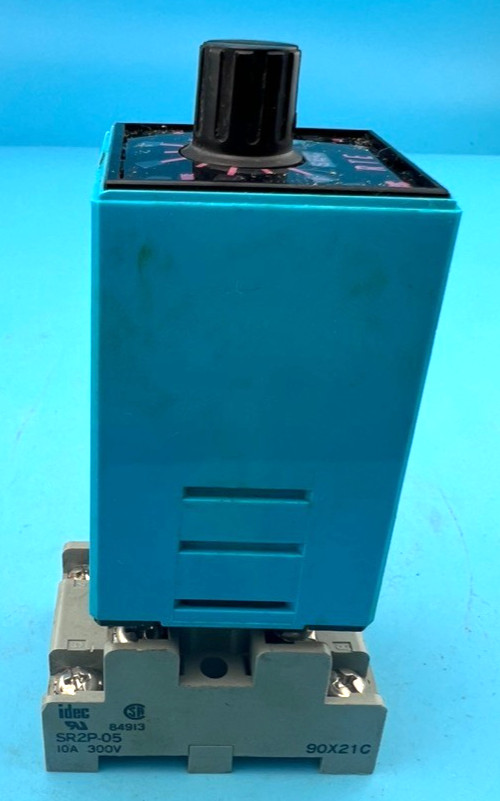 Idec RTE-P11 Electronic Timer Relay Socket 24V 10A 120V 0.1 Sec-10 Min SR2P-05