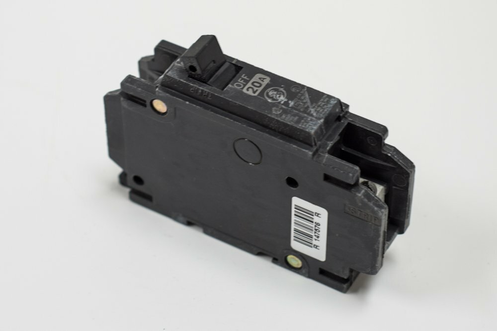 GE Distribution THQC1115WL Molded Case Circuit Breaker 15 Amp 120/240 Volt AC 1-