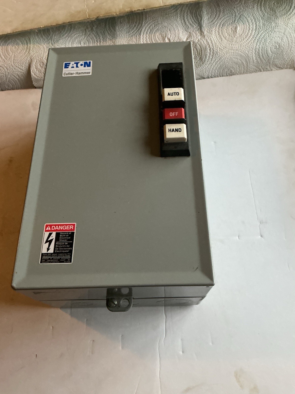 EATON / CUTLER HAMMER # ECL03C1A6A / ELECTRICALLY HELD LIGHTING CONTACTOR.(30 A)