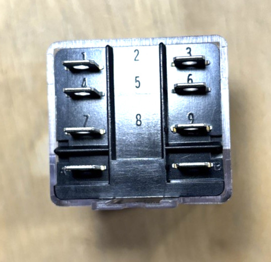 Magnecraft W389ACX-10 General Purpose Relay DPDT SQ BSE 240V 25A – READ