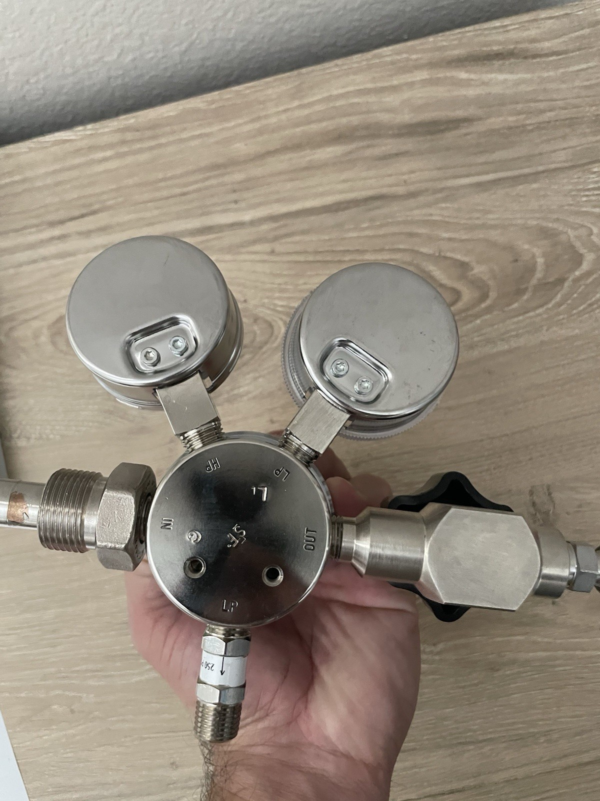 Harris KH1045 High Purity Gas Regulator, Single Stage. NEW OPEN BOX. See Details