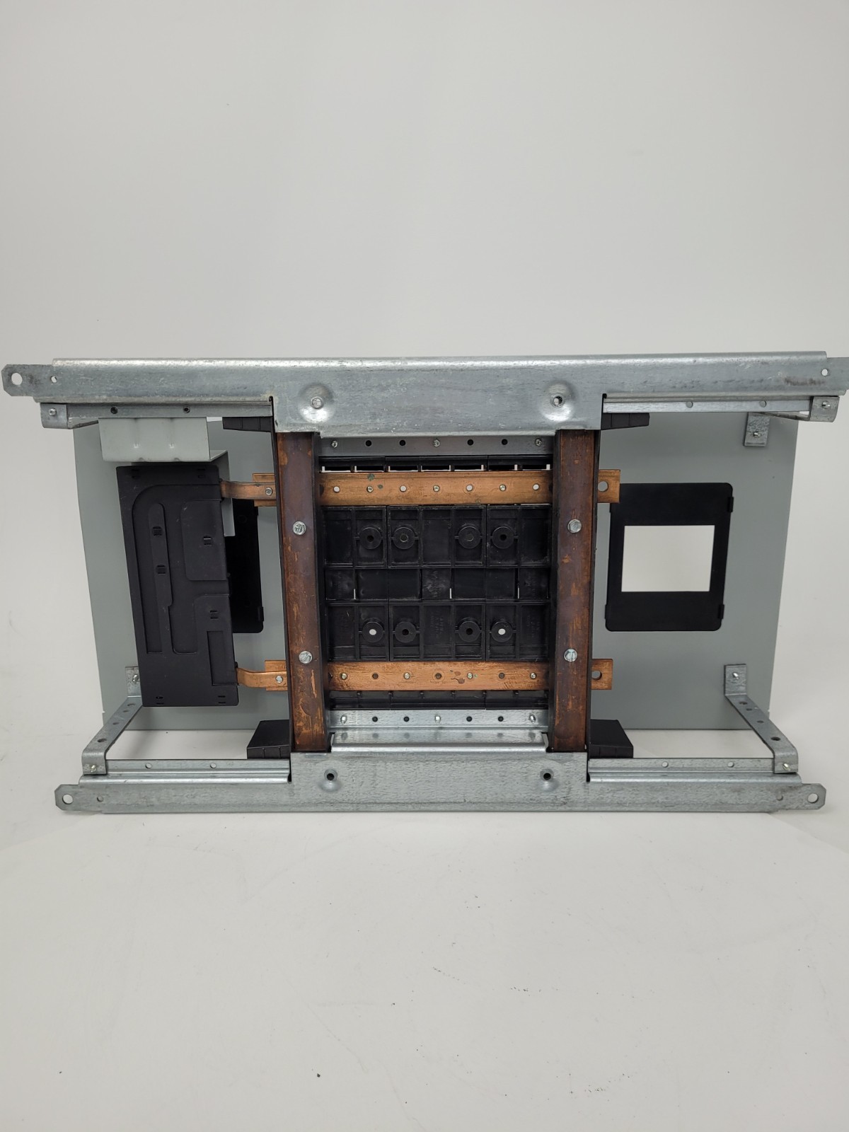P1 Siemens 18 Circuit 125 Amp 120/240V 1 Phase Main Breaker Panel Interior