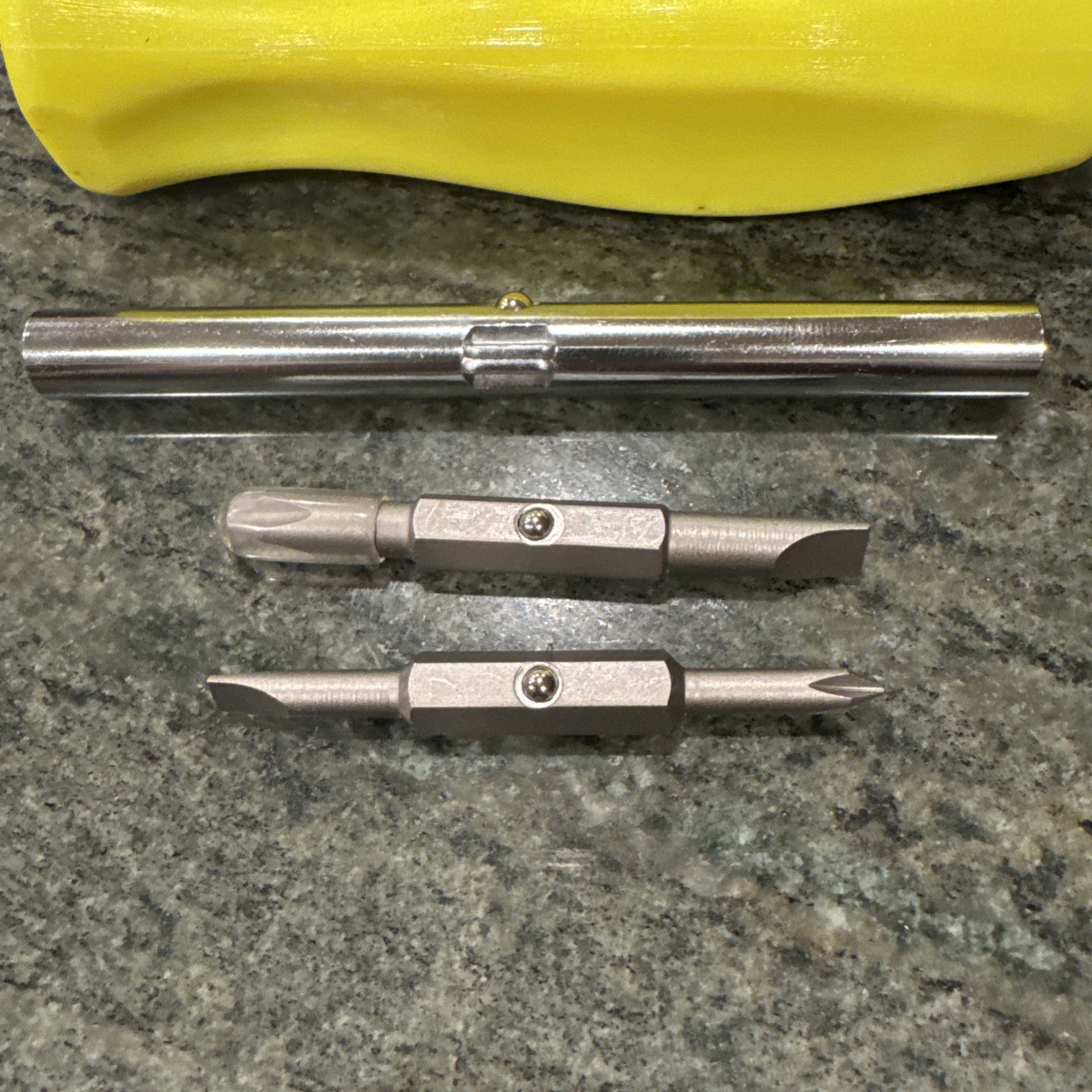 Snap-on sddd41 combination screwdriver with 4 tips. hi viz new