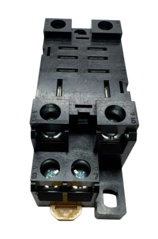 Cutler-Hammer D7PA2 Relay Socket Base, MAX 15A, 240V, 2089H, 701519