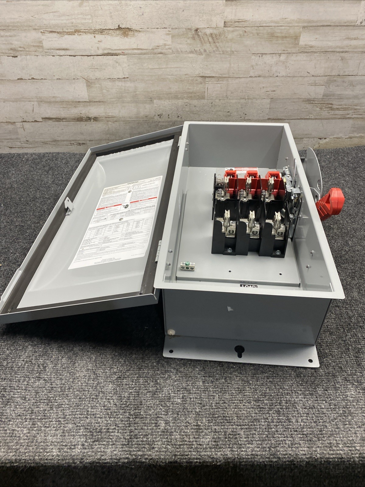 Siemens HFC323J Enclosed Fused Low Voltage Heavy Duty Safety Switch,240VAC,100 A