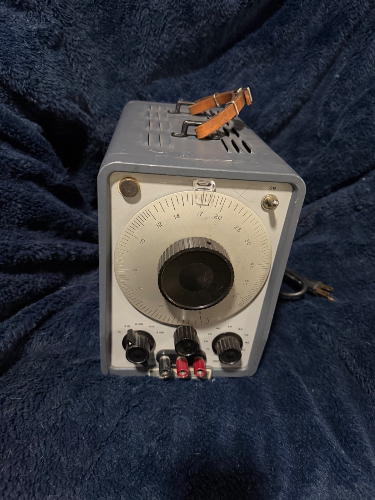 HP 200CD Audio Oscillator 5 Hz – 60kHz Vintage Test Equipment Powers On Untested