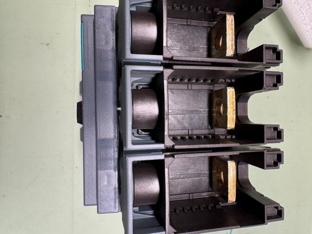 Siemens 3VA5222-6EC31-0AA0 225A , 3-Pole, 600V Circuit Breaker