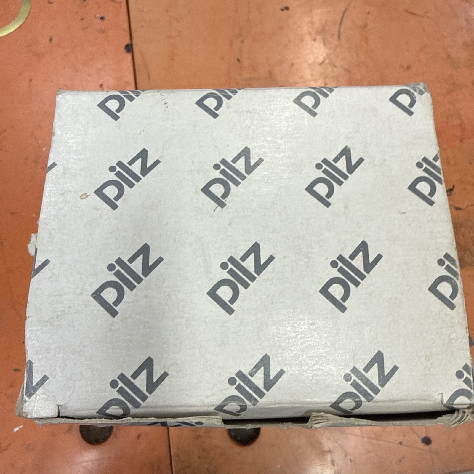 New In Box PILZ PNOZ V fest 3S 1SZ/10 Safety Relay ID 474799 NIB 24VDC coil
