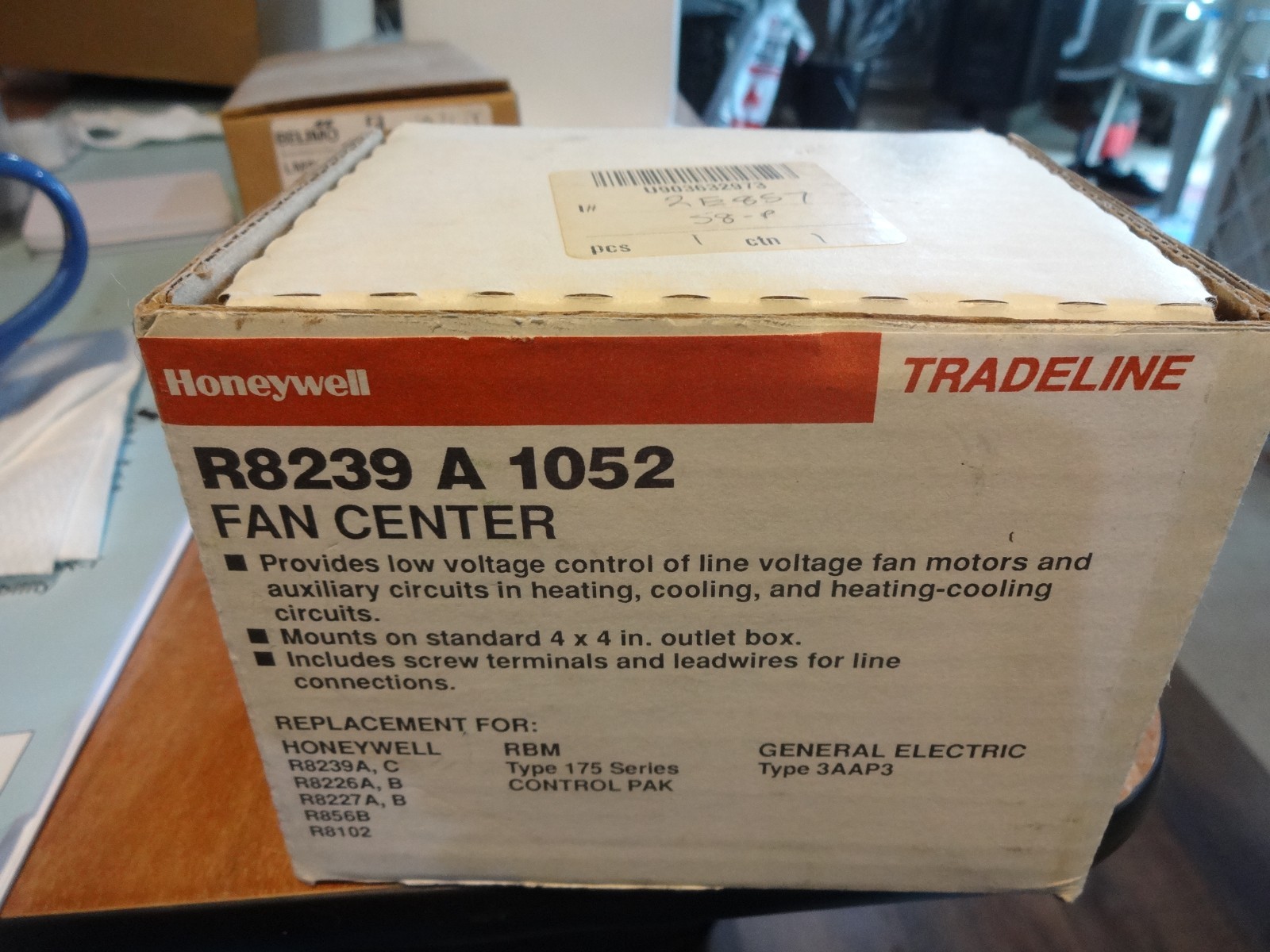 Honeywell R8239A 1052 Fan Center 24V 120V Transformer SPDT Relay Steel