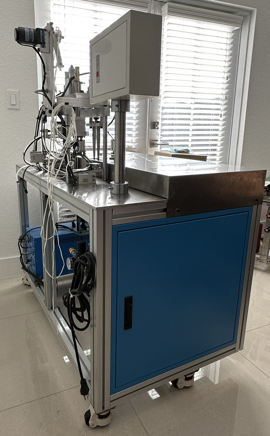 Semi automatic ultrasonic ear loop spot welding cutting machine