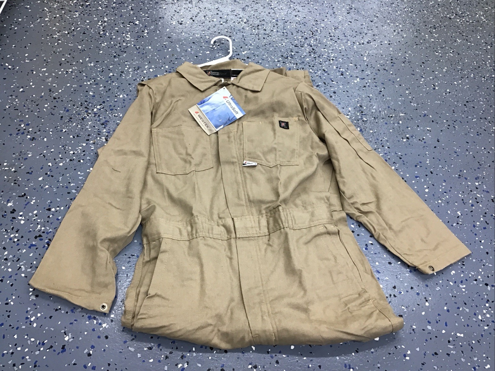 Neese Workwear, Tan Nomex, FR Khaki Coverall Small 34-36 Reg VU7CAKH