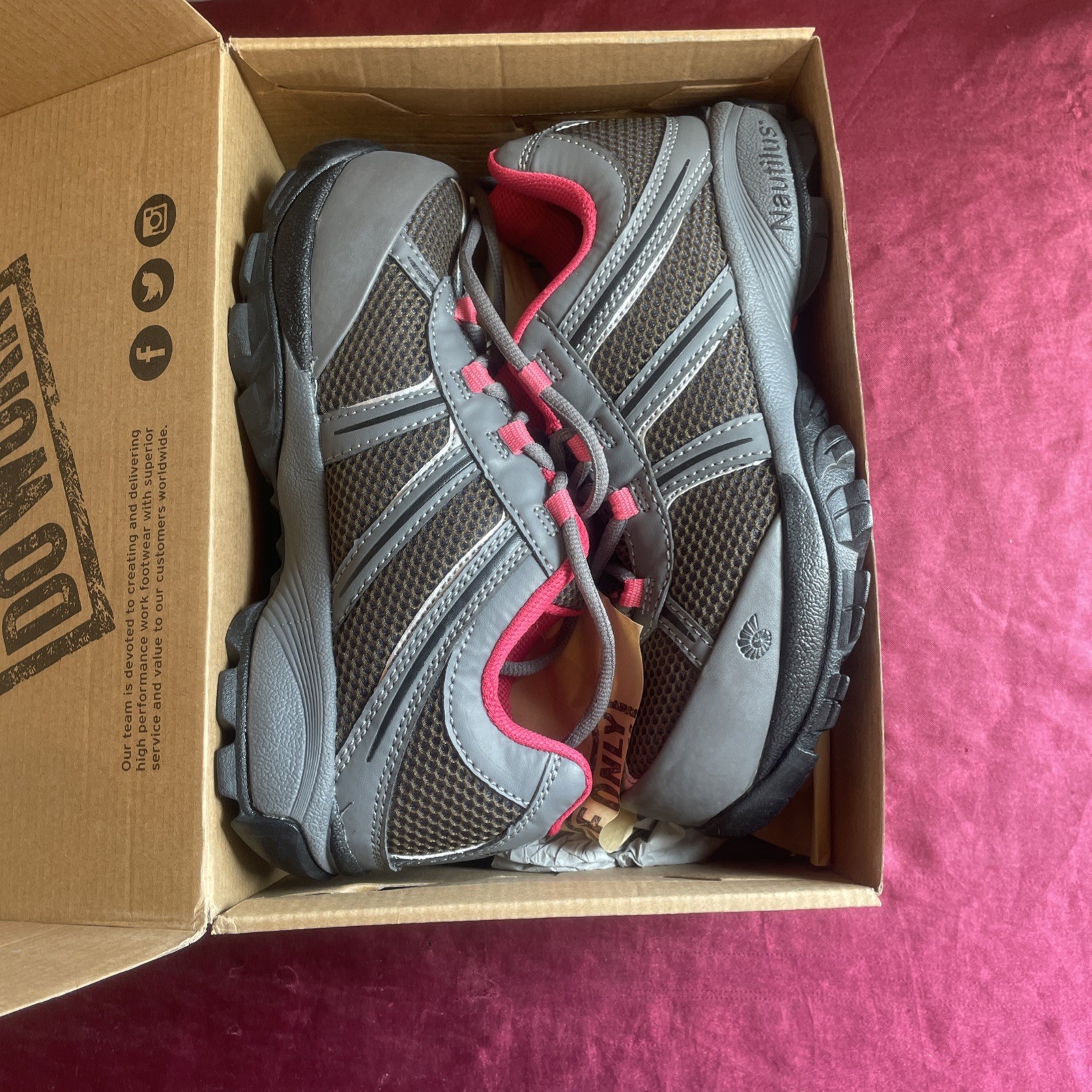 Nautilus Safety Footwear N1393 Size 9 Women’s Athletic Shoe, Steel Toe, Leather,
