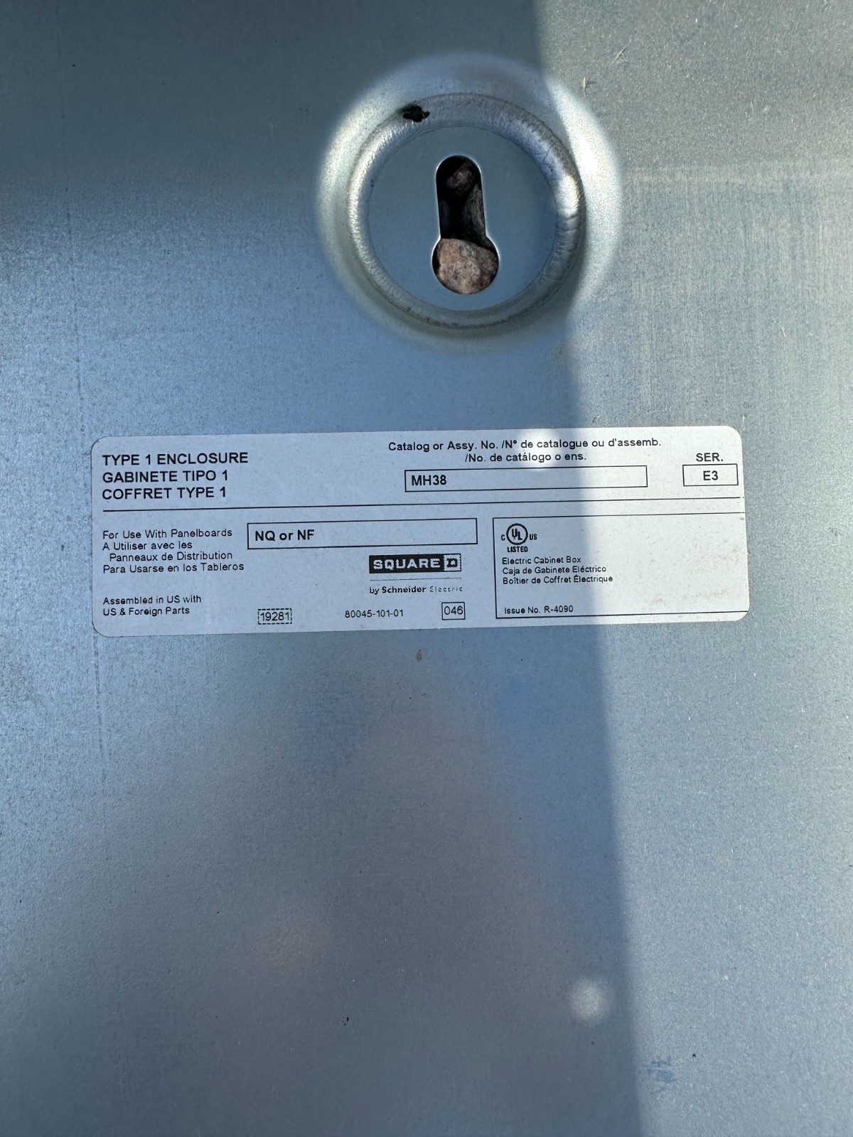 SQUARE D HCP 19385 MAIN LUG 600AMP I LINE panelboard