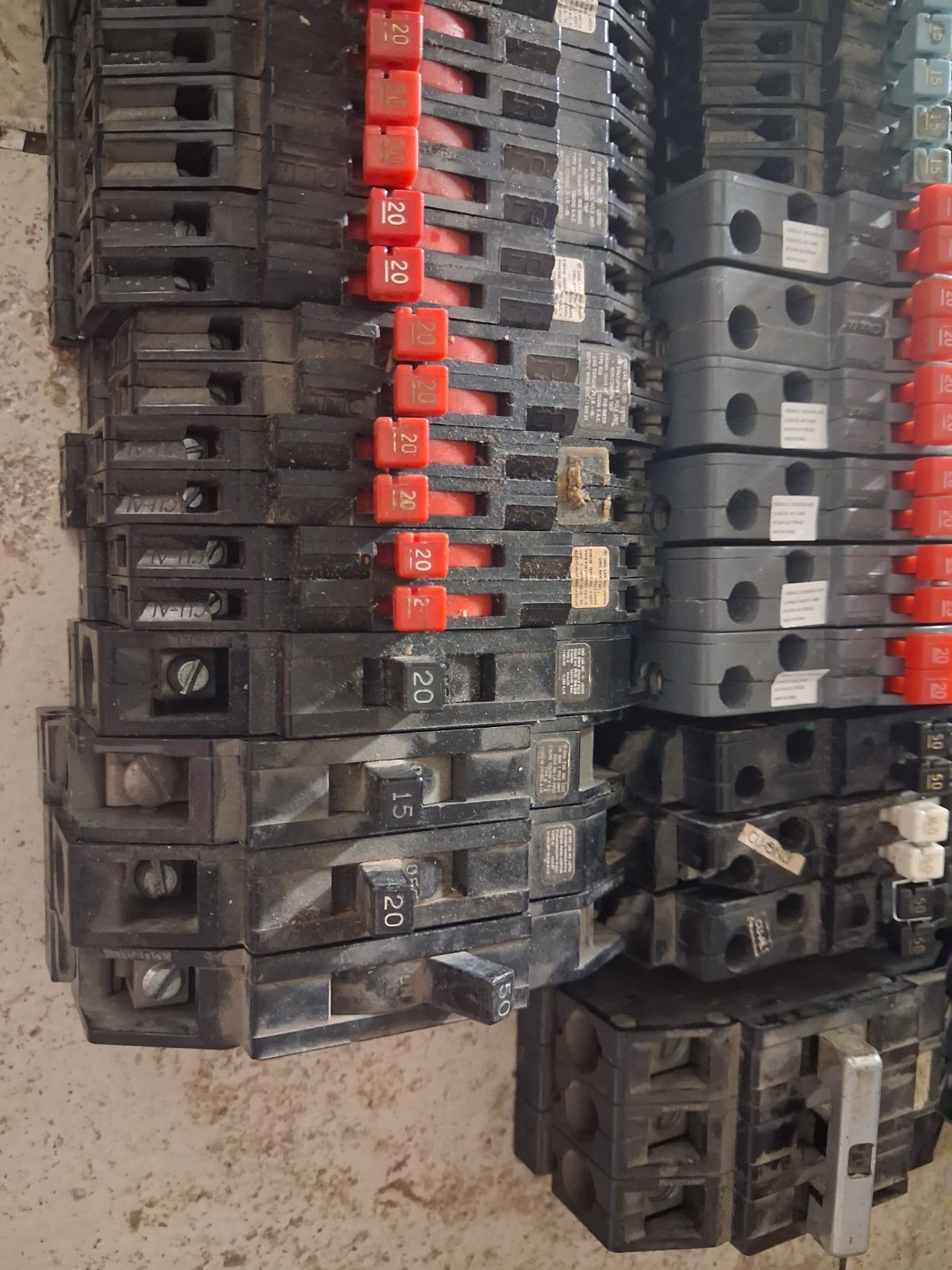 Vintage Zinsco Sylvania Eaton Classified Breaker Lot 43pc Assorted Amps