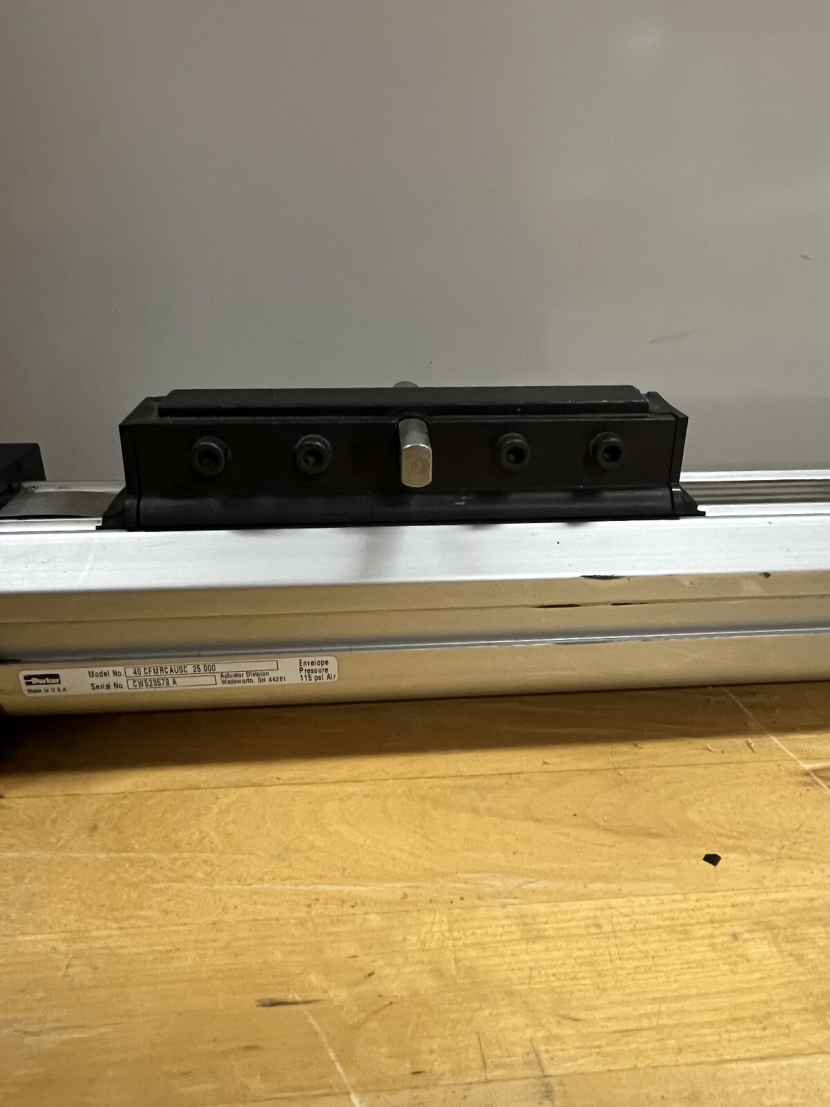 PARKER 40 CFMRCAUSC 25.000 Rodless Cylinder Pneumatic Slide Actuator | Used