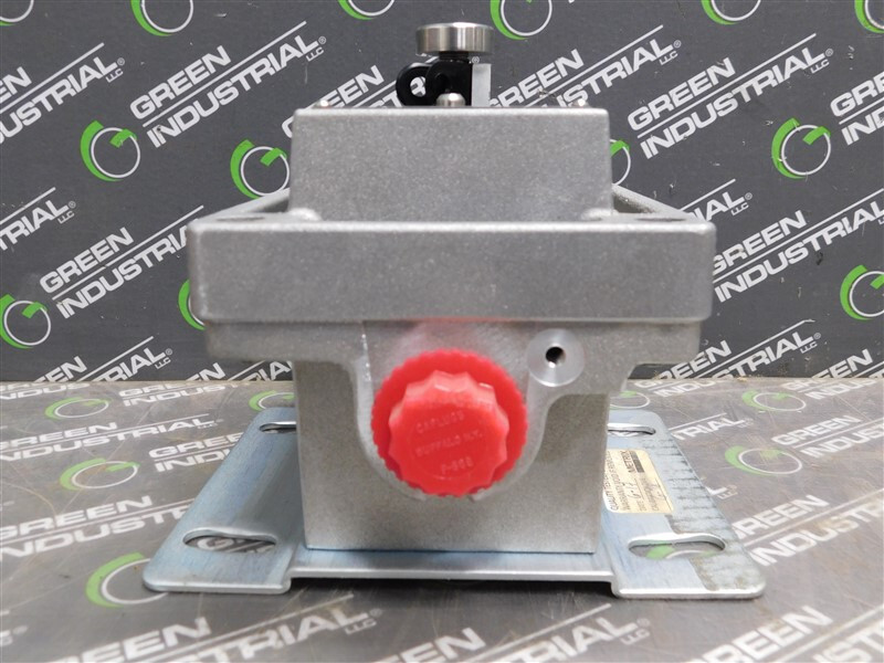 USED Metrix 5550-111-120 Vibration Switch 480VAC Max. 15A/250VDC Max. 1/4A 1/8HP