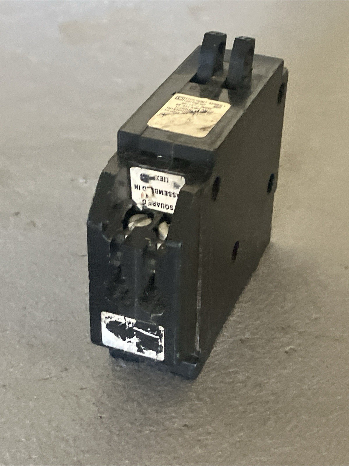 Square D Homeline 15A Twin 1PTandem Circuit Breaker HOMT1515 15/15 AMP USED