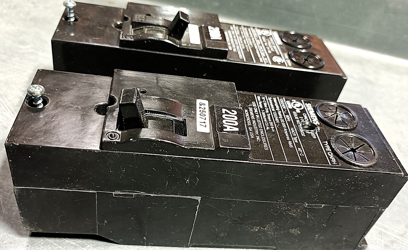 Siemens QN2200RH 200A 240VAC 2-Pole Circuit Breaker